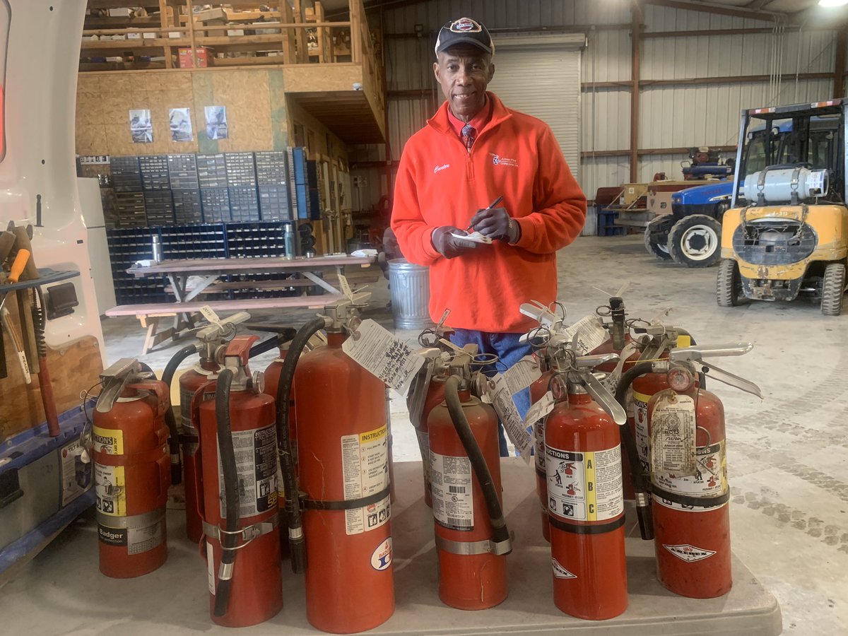 armorfireext's tweet image. Whether you have 1 Fire Extinguisher or 100, our certified service technicians will make sure all your extinguishers are in tip-top shape! Thank you to Carter Scott and Stephanie Vallejo for all your hard work! #armorfireextinguisherco #servicetechnicians #dynamicduo #TGIF