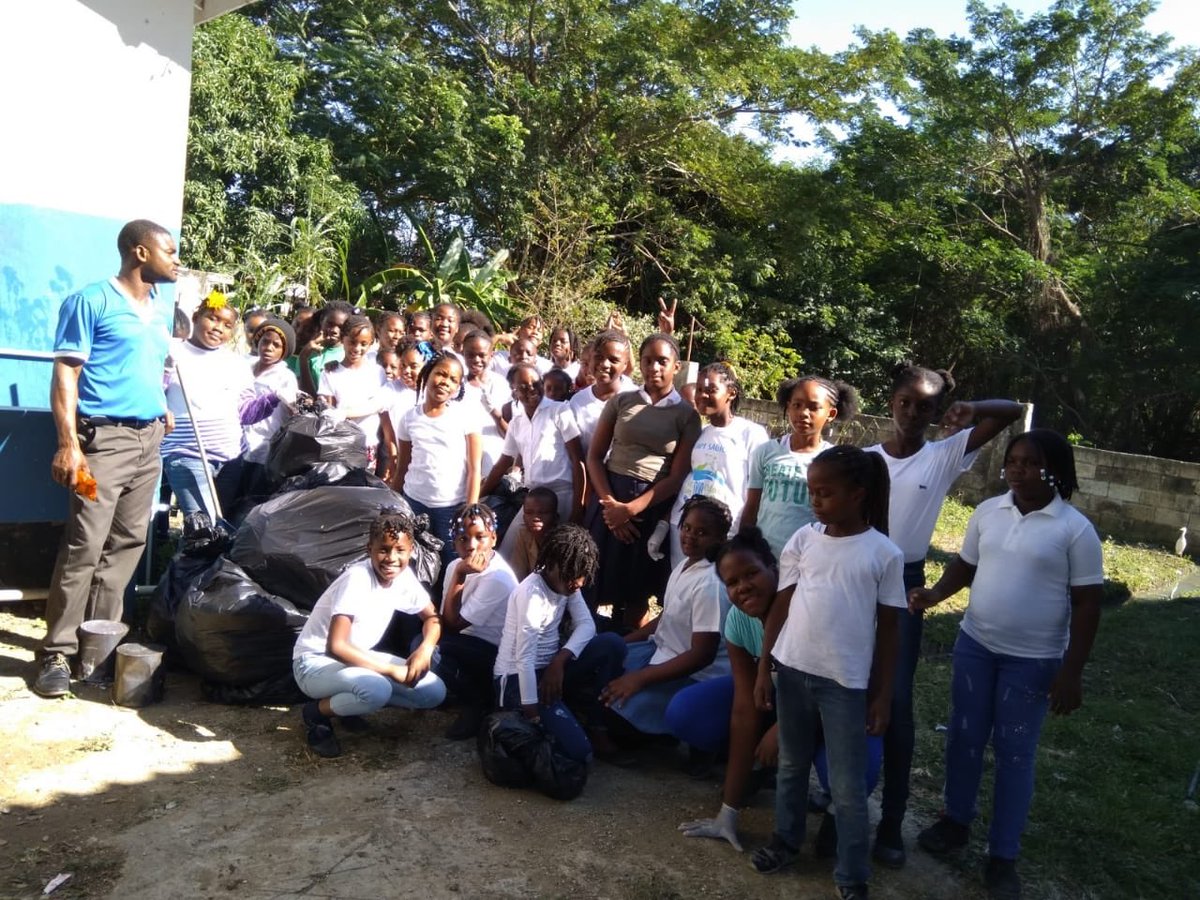 rightfromstartj's tweet photo. Today Black River Primary and Infant participated in the national dengue cleanup initiative. https://t.co/aKl36nQOIG