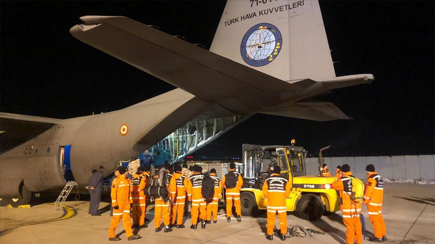 Deprem yardımları askeri kargo uçaklarıyla bölgeye gönderiliyor v.aa.com.tr/1713317