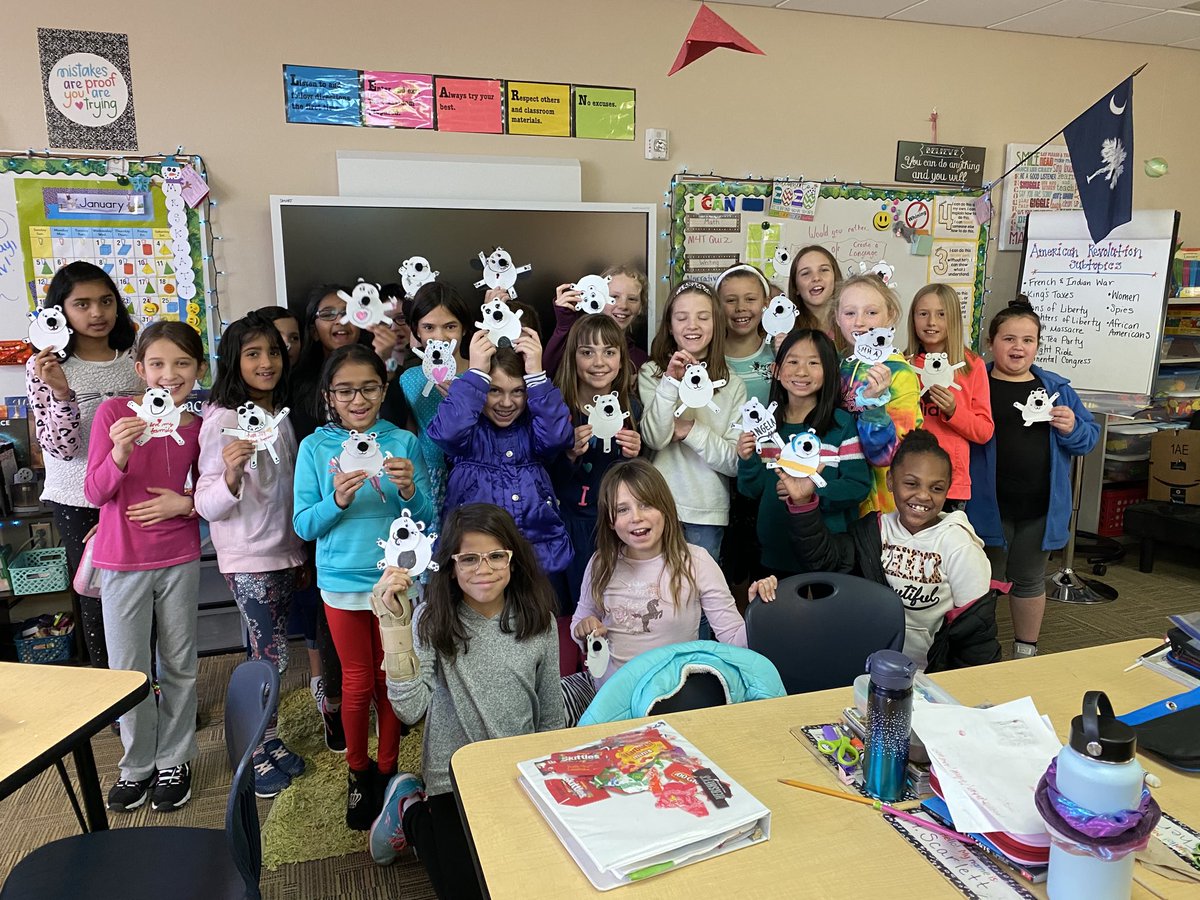 kari_klatt's tweet photo. Moveable polar bears were the perfect craft on this rainy, chilly #FunFriday #tegacaytitans https://t.co/OIJsA61hUc