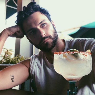 TheD_Evil's tweet photo. Verão #NewProfilePic https://t.co/MqH0O89Y44