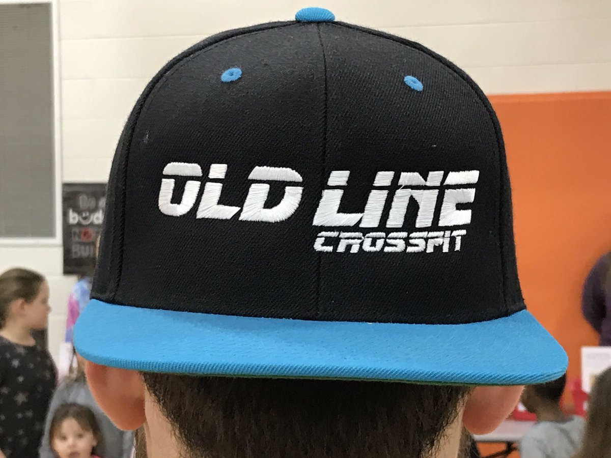 OakwdESAACPS's tweet photo. It’s Family Fitness Night at Oakwood. Learning some good habits for physical fitness and healthful eating with our fitness friends at Old Line CrossFit. #oldlinecrossfit https://t.co/xnkou9MqRp