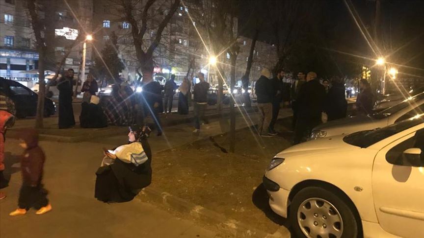 Telefon operatörlerinden deprem bölgesindeki vatandaşlara ücretsiz iletişim desteği v.aa.com.tr/1713021