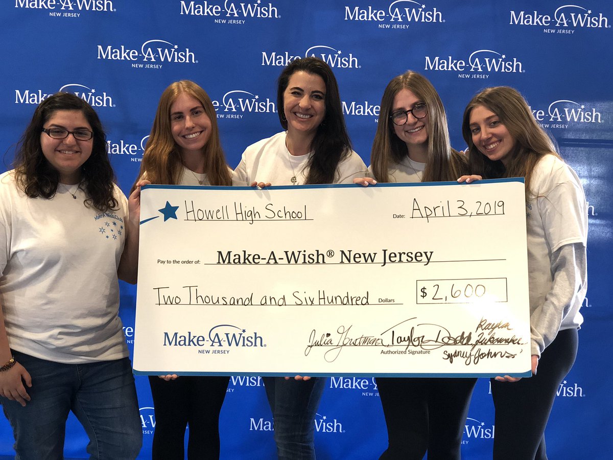 We are tweeting out to thank Mrs. Collins for all of the hard work and passion she has given us for the past three years!We are forever grateful for the opportunities you have helped us with and are so excited to see what the future holds!We 💛 You! <a href="/MaryCollins627/">苏州相城区</a> 
-senior board