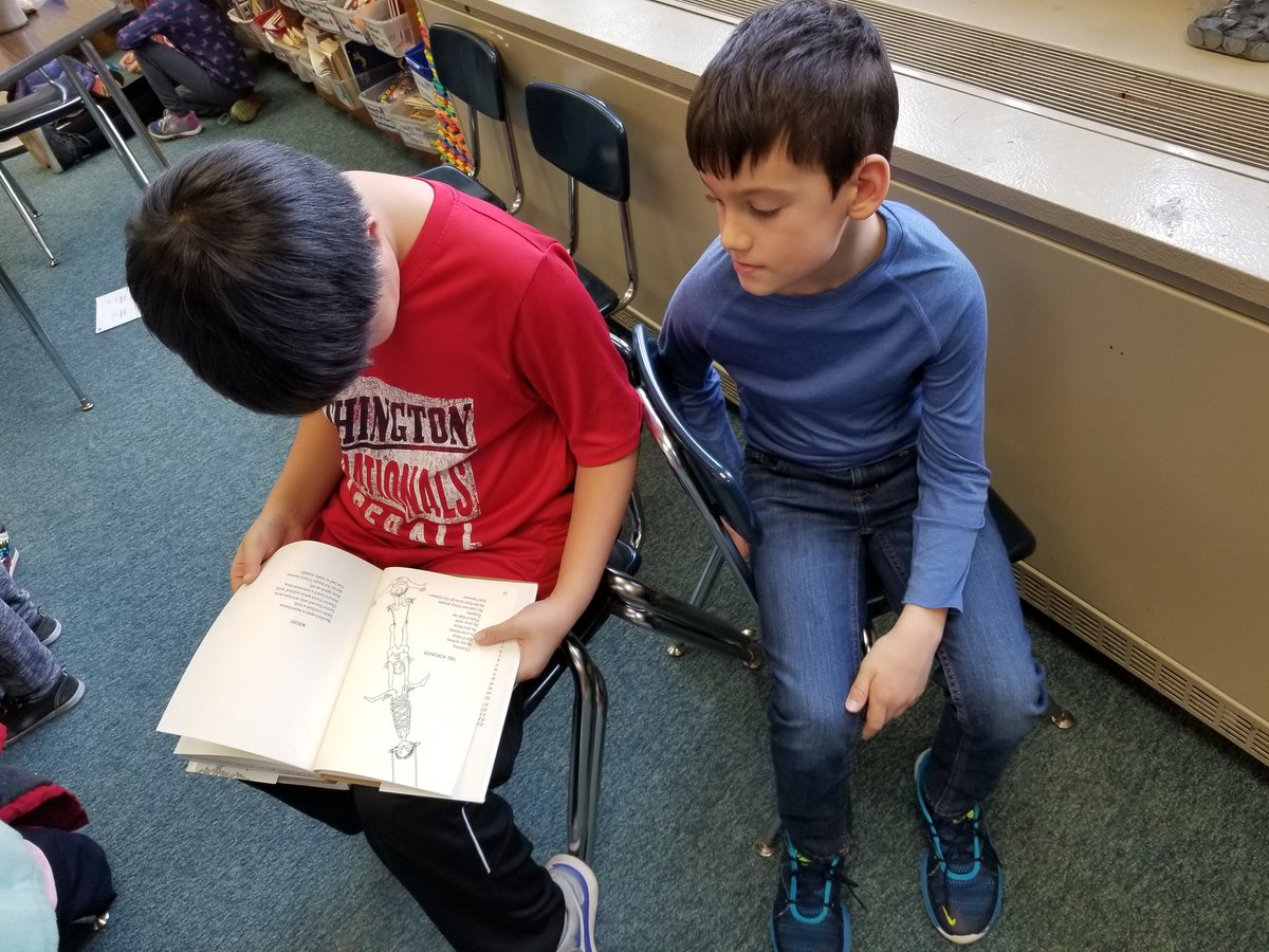 MsDavisFCPS's tweet photo. Sharing our collection of poetry writing with our buddies! 📚

@vateacher09 @FairfaxVillaES #FCPS #FCPSreads #FCPSwrites https://t.co/XbcL7AmR3W