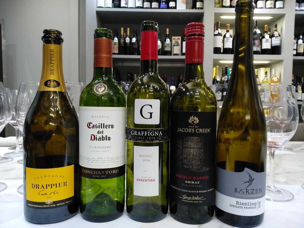 WinesandCopas's tweet photo. El tast d'avui ens ha portat per arreu del món. Volta al món en 5 vins i 5 formatges. Propera convocatoria 20 de Febrer. + informació i reserves pels canals habituals. @CasilleroDiablo @JacobsCreek #Drappier #Graffigna #WeinhausBarzen #WinesandCopas https://t.co/9XMgkQy1f3