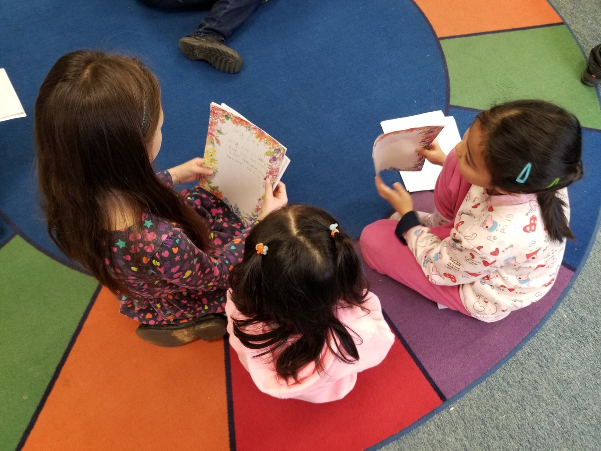 MsDavisFCPS's tweet photo. Sharing our collection of poetry writing with our buddies! 📚

@vateacher09 @FairfaxVillaES #FCPS #FCPSreads #FCPSwrites https://t.co/tO5rJ6AGEr