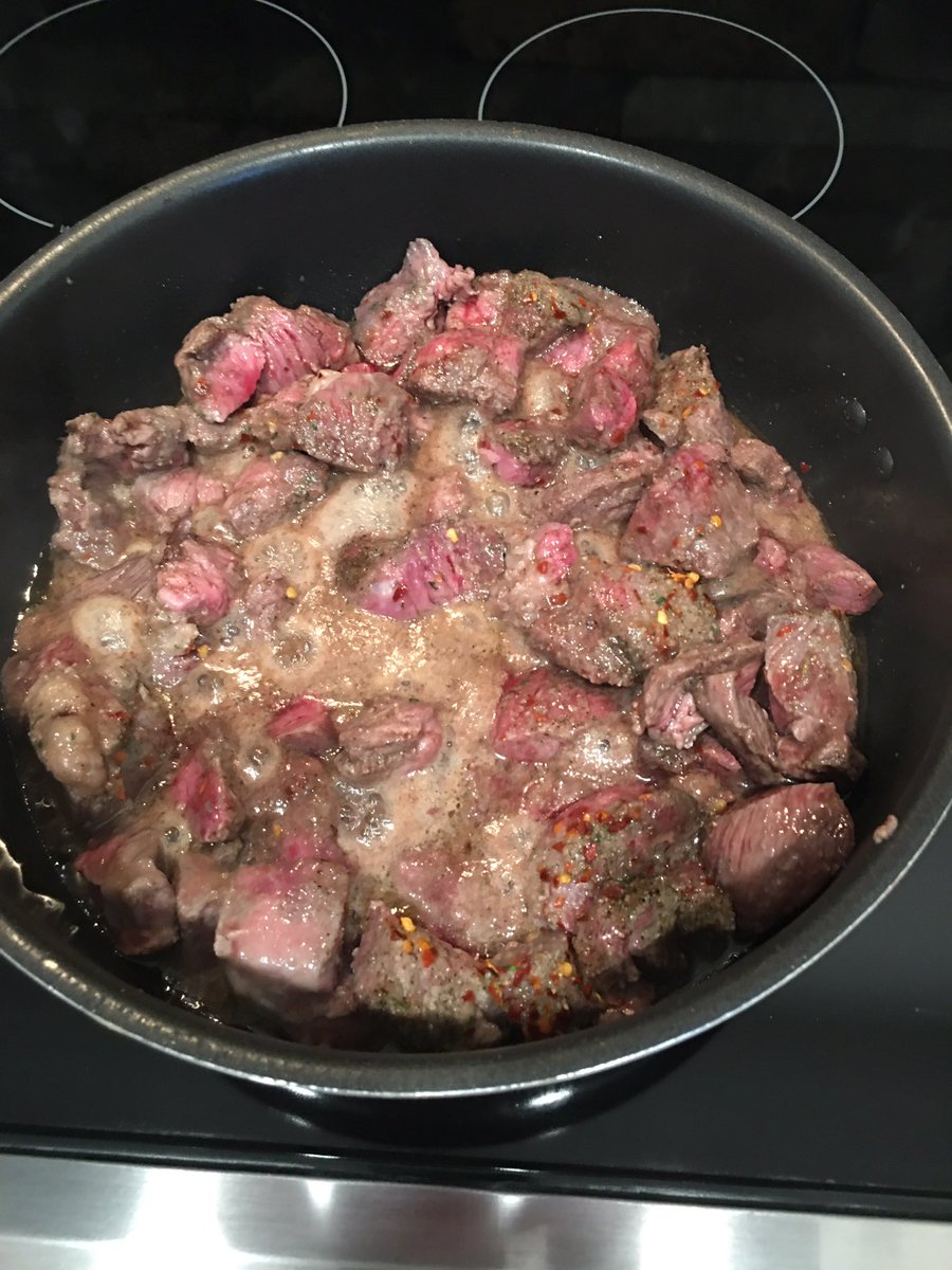 FHSCoachHump's tweet photo. Just a little beef stroganoff to get the weekend started. https://t.co/9uks6M1shn
