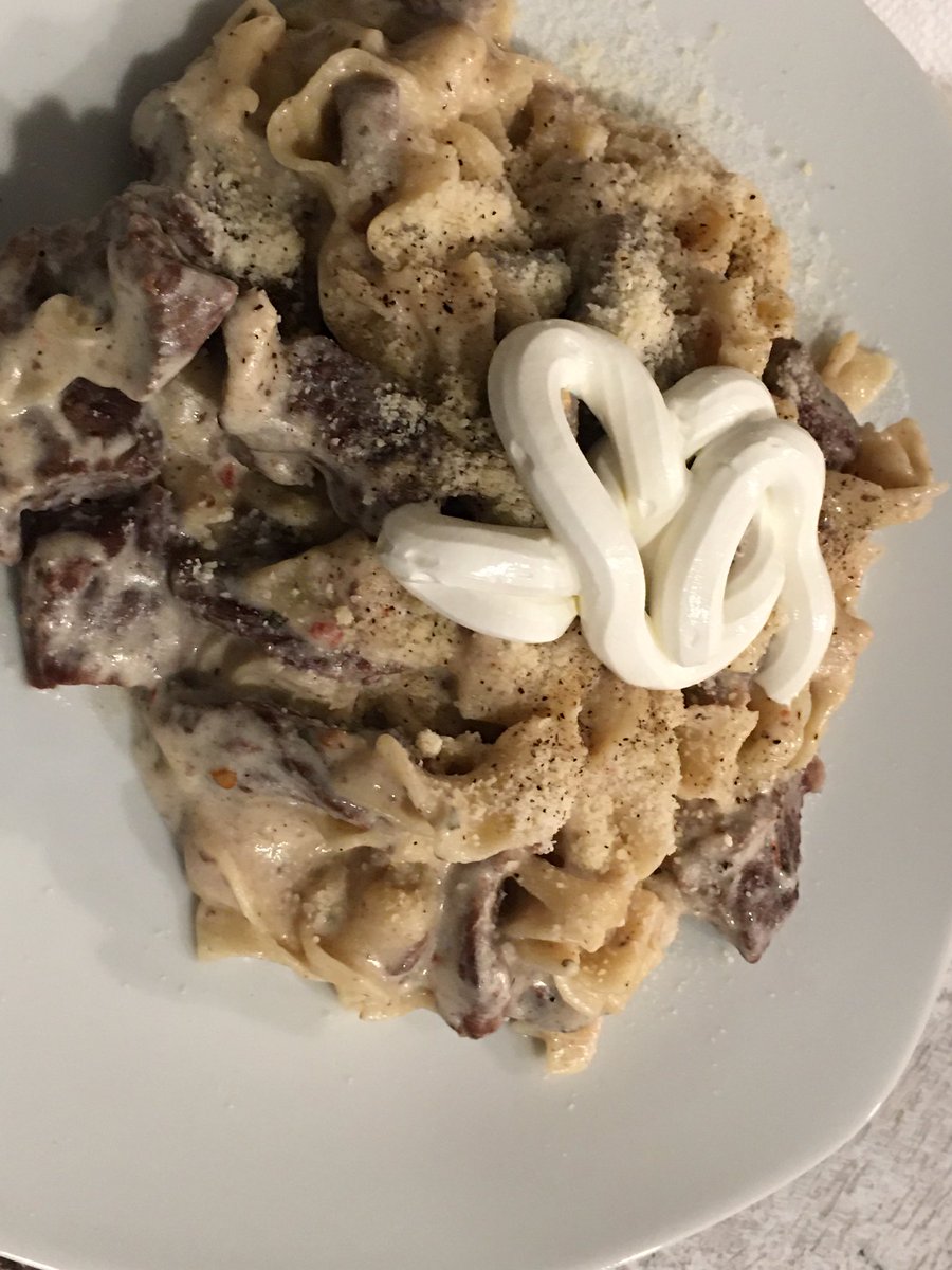 FHSCoachHump's tweet photo. Just a little beef stroganoff to get the weekend started. https://t.co/9uks6M1shn