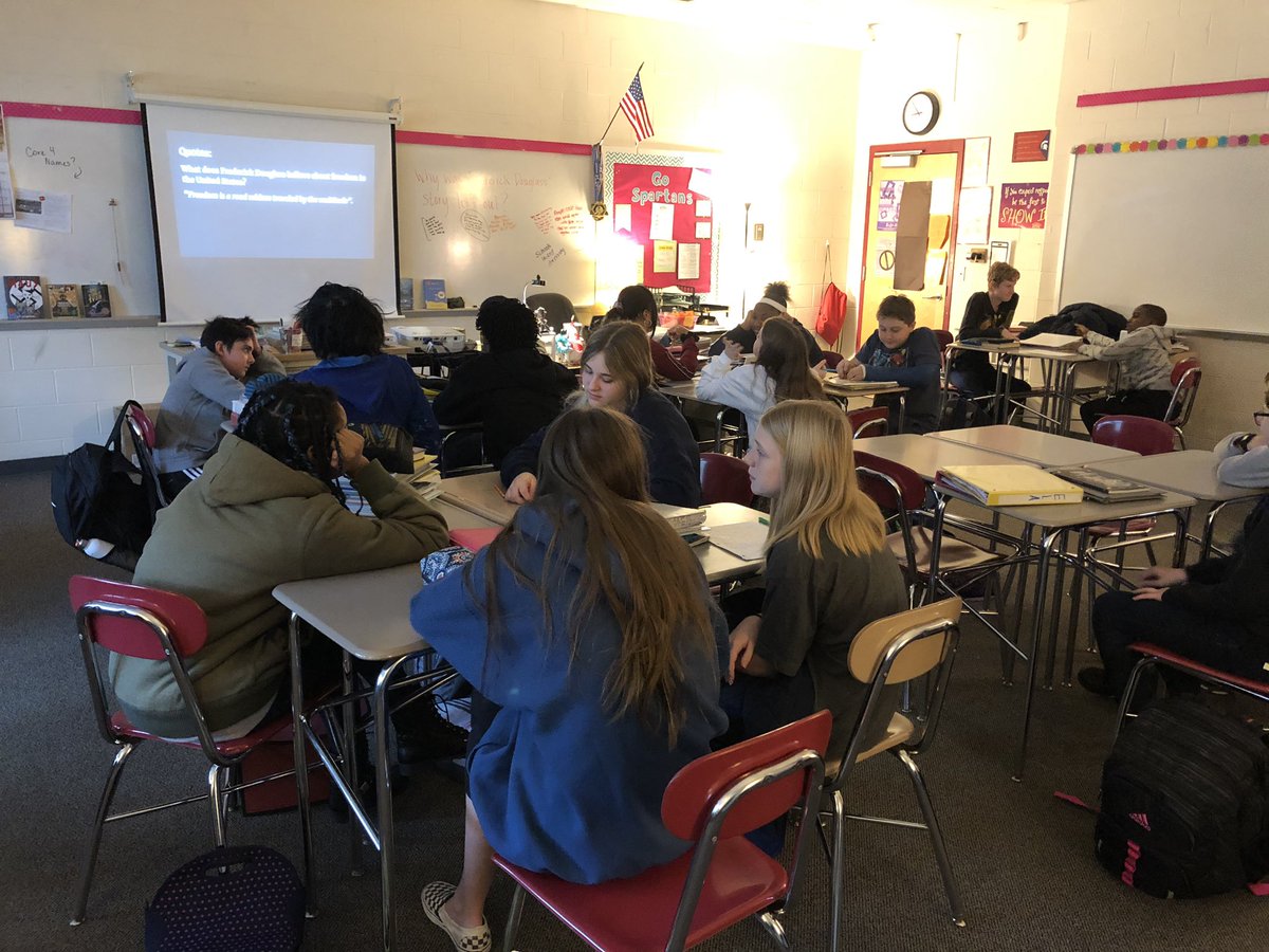 mshoytsclass's tweet photo. The 7-3 Cheetahs had a great time hosting Salem’s finest, Mr. Ashburn, this morning for a discussion about Frederick Douglass and the power of storytelling. I loved overhearing the conversations during AND after our class today! #SalemProud #PowerInStories https://t.co/mIqcRhZ6dX