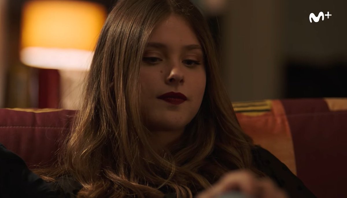 SkamRemakes's tweet photo. "Cómo cortar una mano Yahoo respuestas" #SkamEspaña https://t.co/hHDRNRYI5U