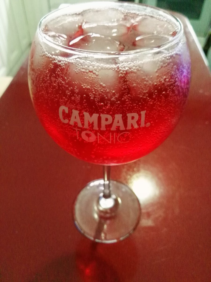 SebaVolte's tweet photo. ¡Mirá la hora que es!
Nos estábamos olvidando del Campari tonic... https://t.co/SqgwpLJLZc
