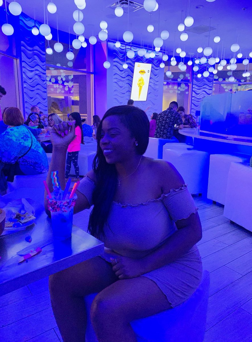 vanillevibess's tweet image. #Snowopolis in #LongBeach #California with my Princess💕