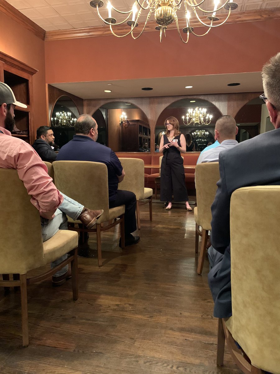 David_LopezJr's tweet image. Thank you to @elizabethforTX for once again showing up for the Building Trades! I have no doubt that she will continue with her support once in Austin!! #WeBuildTx #IUEC #Local21 #RiseUp #TxLabor2020