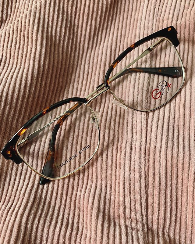 CanadaOptical's tweet image. “A woman with a vision empowers an empire of women to do more, see more and be more”- Unknown 👓🧠
Model: Resilient (GB+ Collection)
•
#LoveMyModerns #ModernOptical #GBPlus #PlusSizeEyewear #PlusSizeWomen #plusmodel #mystylishcurves #womeninoptometry #femaleempowerment #seemore