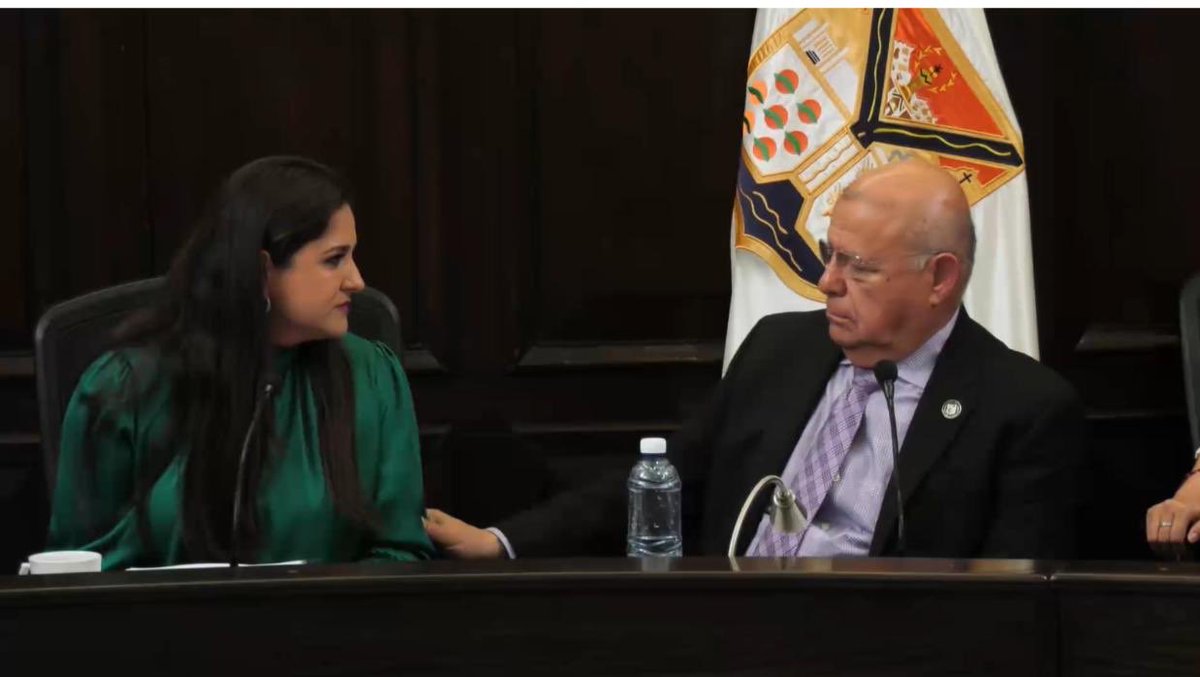 CelidaLopezc's tweet photo. En las grandes batallas debes rodearte de gente más valiente que tu, más inteligente, más congruente y en síntesis que sean maestros en tu caminar. Gracias Don Joaquin Rodríguez Vejar hoy #LiberamosaHermosillo y tú fuiste quien me sostuvo en esta terquedad por hacer lo correcto. https://t.co/7GVcY7kI41