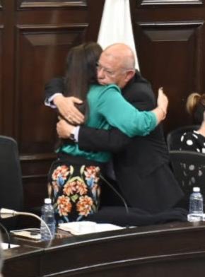 CelidaLopezc's tweet photo. En las grandes batallas debes rodearte de gente más valiente que tu, más inteligente, más congruente y en síntesis que sean maestros en tu caminar. Gracias Don Joaquin Rodríguez Vejar hoy #LiberamosaHermosillo y tú fuiste quien me sostuvo en esta terquedad por hacer lo correcto. https://t.co/7GVcY7kI41
