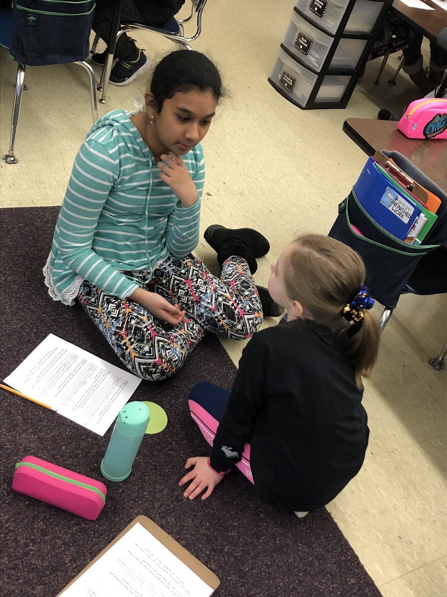 Rawstromsclass's tweet photo. January Binder Buddies! #LHEpride @LindenHillLions https://t.co/qm8HtgjoiX