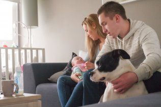 BebeMDoctor's tweet photo. Bébé:Bebe - PrÃ©senter bÃ©bÃ© au chien de la famille: Bonne nouve -> https://t.co/uAblP1cgV6 #maman https://t.co/r64Y3Pd1HK