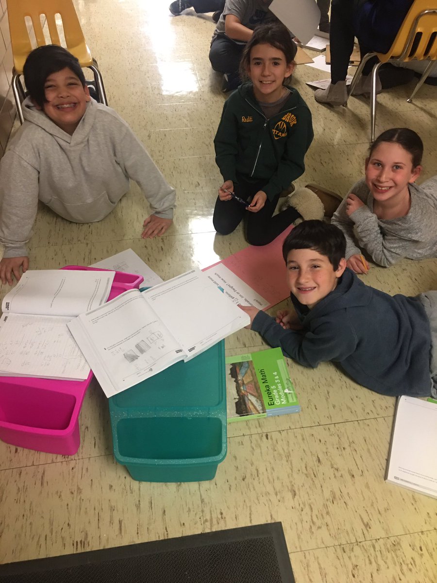MrsAmyGarfinkel's tweet photo. A close look at a master class of readers, writers, and mathematicians... #waverlywonders @MrsAmyGarfinkel https://t.co/FeLqbeEHej