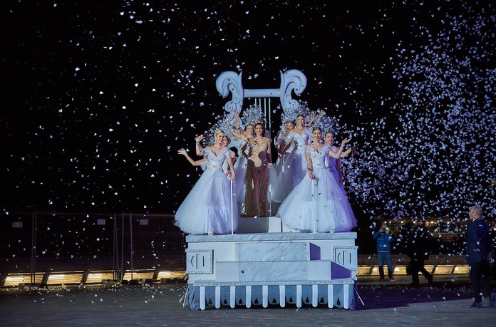 FiestasStaCruz's tweet photo. El carnaval de Santa Cruz de Tenerife arranca oficialmente con un sentido homenaje a ‘Los coquetos años 50’. Más información: https://t.co/3JpEWjsdLT

#SCTFE #SC #SCTF #SantaCruz #SantaCruzdeTenerife #Carnaval #CarnavalSC20 #carnavaldetenerife @PatriciaHdezGut @AndresMCasanova https://t.co/Rw7Stgrrh5