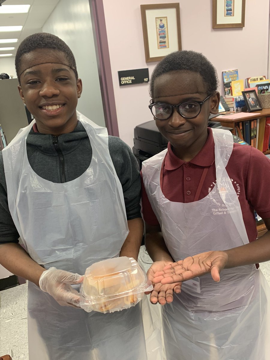 IngridJoseph17's tweet photo. Thanks Caleb & Nathaniel for the wonderful treat .
@team392rocksBK @D23Rising
#team392rocks
#teamtransformation #district23rising #nycschools #CommunitySchools
#bknorth23 #WeAreBrooklynNorthStrong #championsforchildren #purelements #sonyc #ktabundantlife #futurechefs https://t.co/DeppLtVkqX