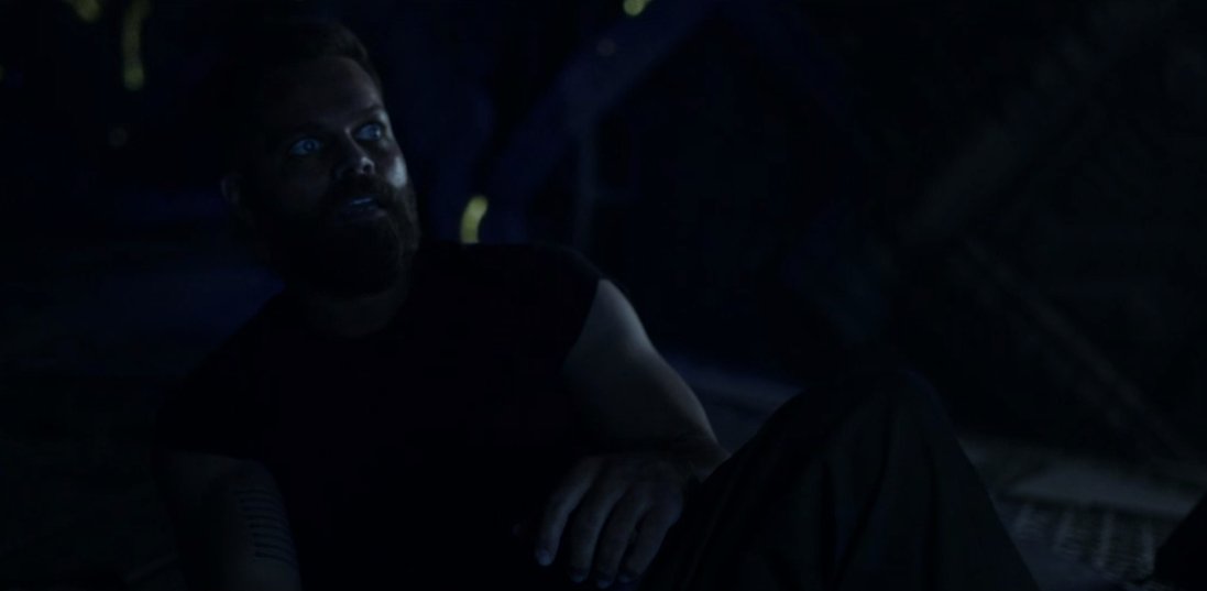 SkekTek's tweet image. Oh, CRAP. Seriously scared for Amos right now. 
.
.
#TheExpanse408 @TheExpanseWR @ExpanseOnPrime #LiveWatch