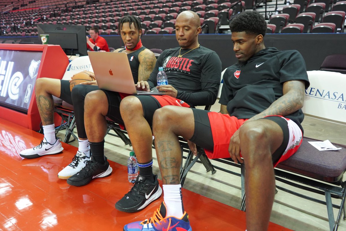 MemphisHustle's tweet photo. studying up ✊

🆚 @Raptors905
📍 @LandersCenter
🕖 7 PM
🎟 https://t.co/r00m4qZBXX
📺 https://t.co/dwiF0m02Bj https://t.co/8Oi0Jlht0j