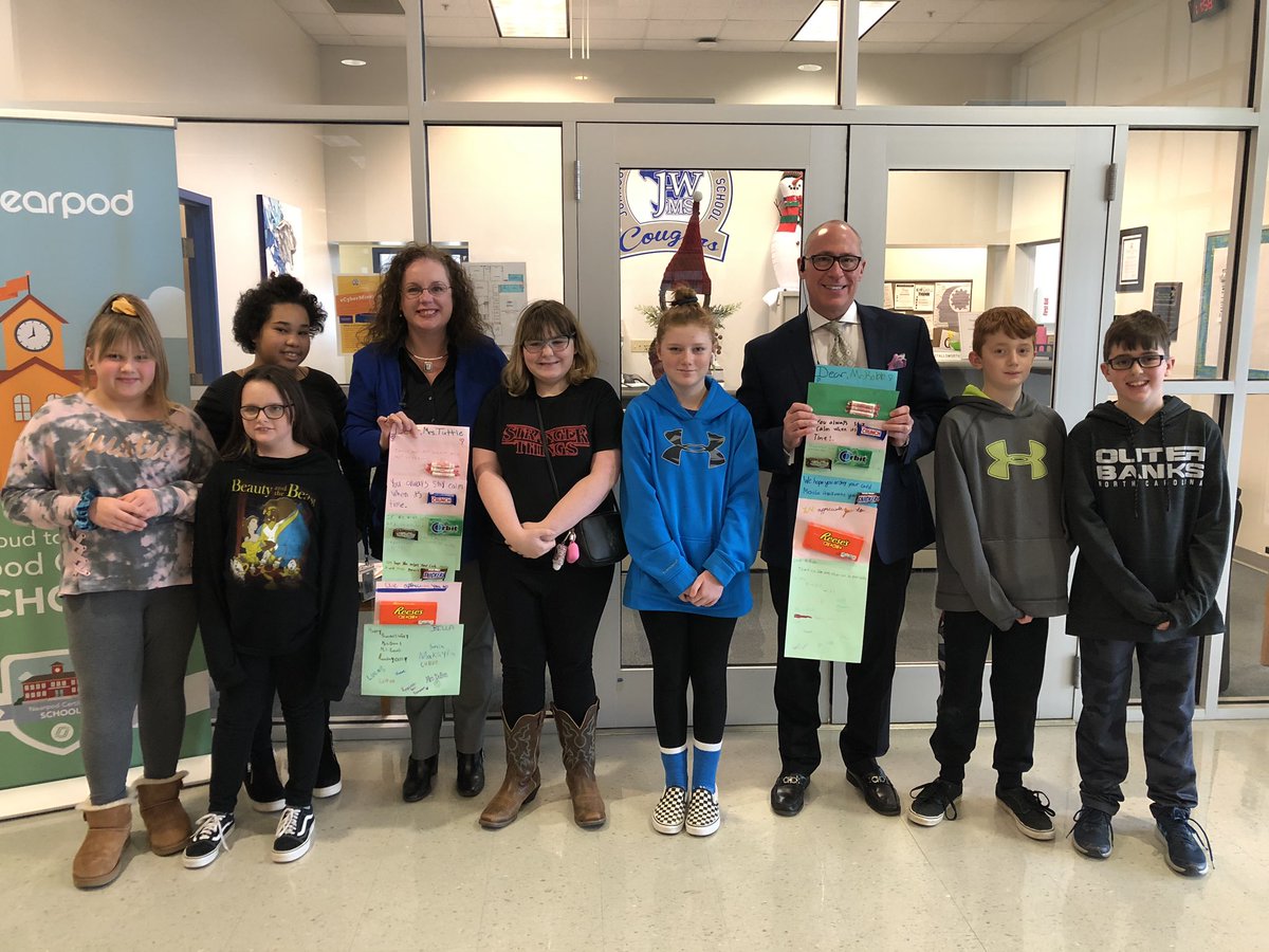 Our reading class is thankful and grateful for our awesome administrators! Happy Principal Appreciation week 🤗<a href="/JWMSGoCougars/">J-WMS</a> <a href="/ERobbPrincipal/">Evan Robb</a> <a href="/KTuttleEDU/">Kip Gansneder Tuttle</a> <a href="/misskoplin/">Aly Koplin</a>