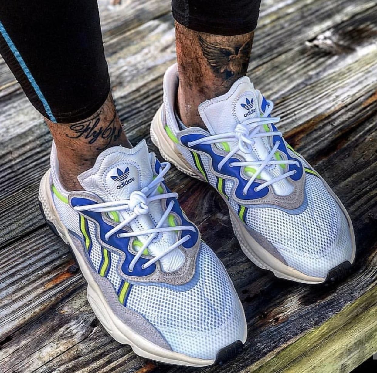 Adidas ozweego cloud white solar green best sale