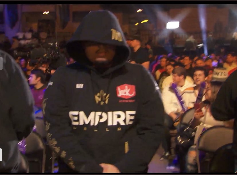 TJHaLy's tweet image. iLLeY walked out the same way he walked in