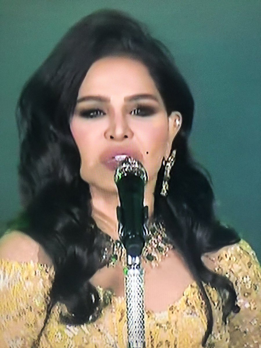 sallamamouayed's tweet photo. @AhlamAlShamsi 💛🤍 @AhlamAlShamsi https://t.co/TO1T7vjmcU