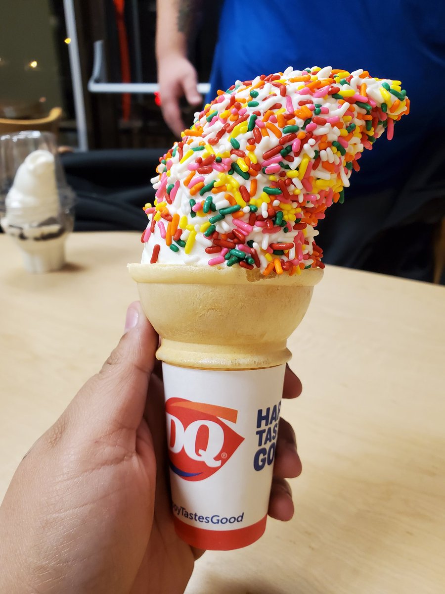 VIP_Pho3nix's tweet photo. @DairyQueen sooo...this happens like every time I go to Dairy Queen... what's the deal? 😂 #butseriously https://t.co/HdQJ0LQrFB