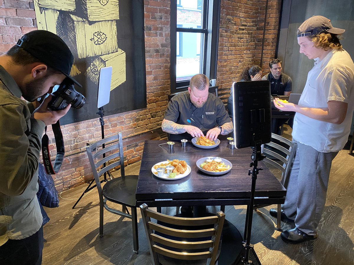 craftbeerboston's tweet photo. A lot goes into every beer, dish, and photo. Prepping for our traditional Cask Ale Fest next weekend. 6 cask ales plus traditional pub fare, Friday and Saturday at Ft Point

https://t.co/n1Dkgeou9B

@NERAX #trilliumbrewing #realale #caskbeer #fortpoint #boston https://t.co/O2yfEyzhGA