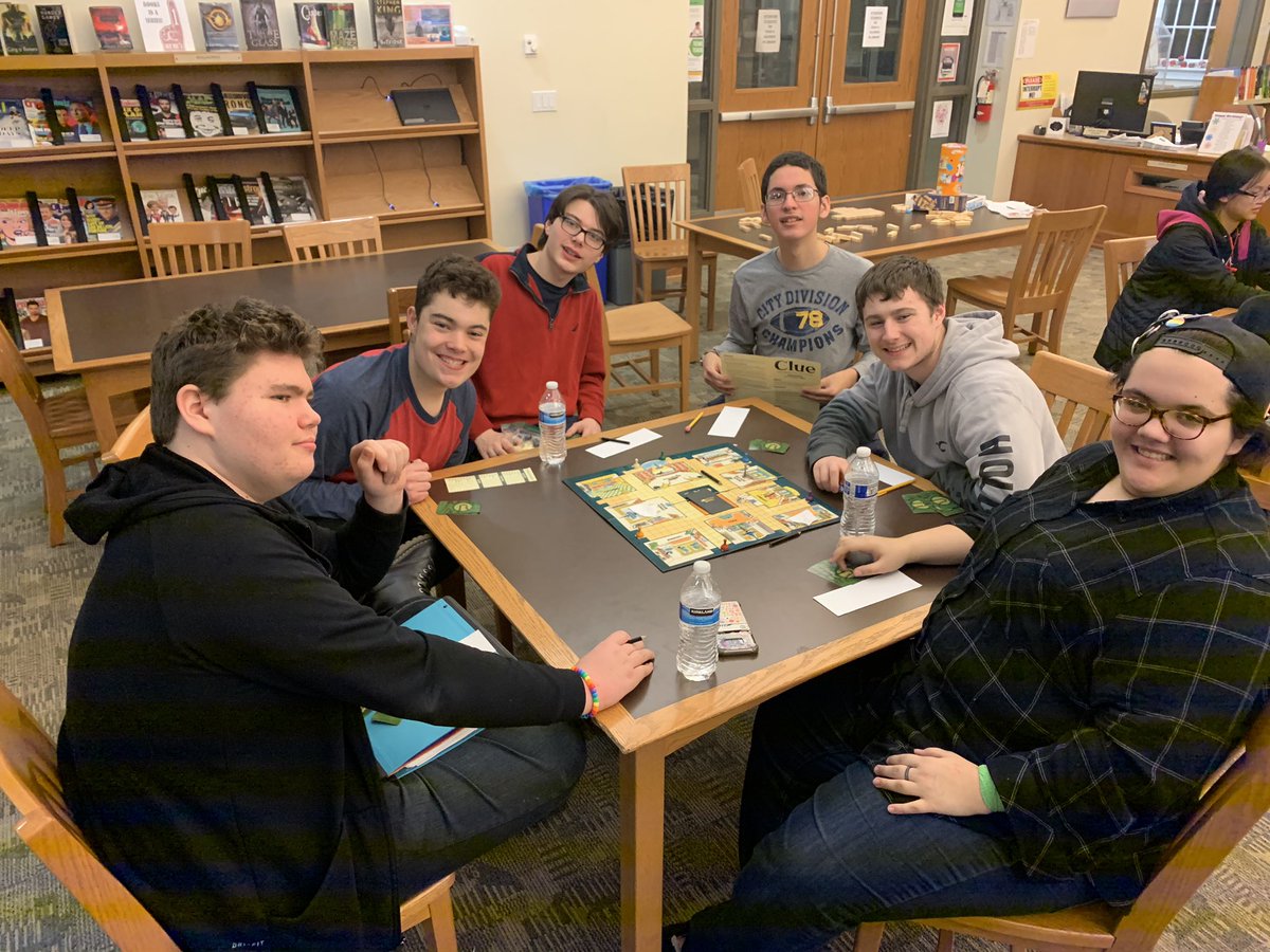 MrPalumboPHS's tweet image. Wrapping up the week with students at game night here at PHS. Great to see students having fun and enjoying downtime before midterm exams begin next week.