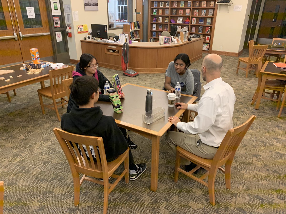 MrPalumboPHS's tweet image. Wrapping up the week with students at game night here at PHS. Great to see students having fun and enjoying downtime before midterm exams begin next week.