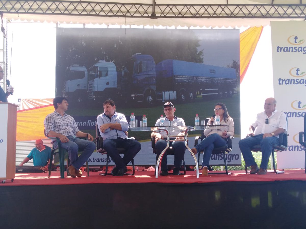 capecopy's tweet photo. Acompañamos a nuestro socio #TransAgro en su Jornada Tecnológica realizada en Nueva Toledo, Caaguazú. Debatimos sobre tendencias y proyecciones de mercado. https://t.co/tyK8MzL58K