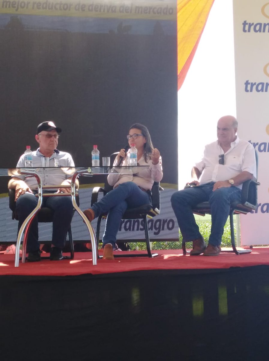 capecopy's tweet photo. Acompañamos a nuestro socio #TransAgro en su Jornada Tecnológica realizada en Nueva Toledo, Caaguazú. Debatimos sobre tendencias y proyecciones de mercado. https://t.co/tyK8MzL58K