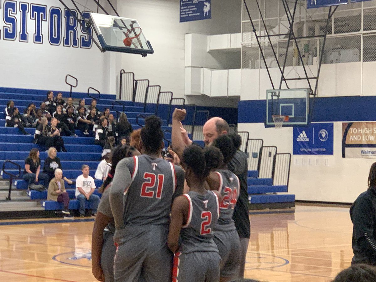 rhbarber's tweet photo. @TLgirlshoops ready to take on North Mesquite! @TylerISD_Ath https://t.co/EmVwaDtJ44