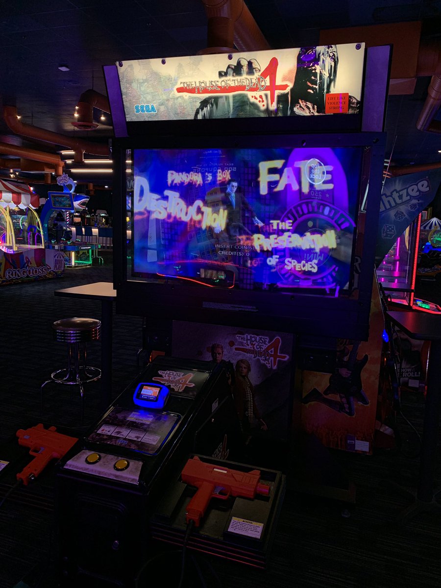 IDOLxISxDEAD's tweet photo. Had a great time trying the newest HOTD game today, which I hadn’t got to try yet, despite it being out for a while, and playing Dark Escape 4D, which is always a blast. Hadn’t been to an arcade in a while. #Horror #Arcade #HouseofTheDead #DarkEscape #Sega #Namco https://t.co/ynjLA6NK6l
