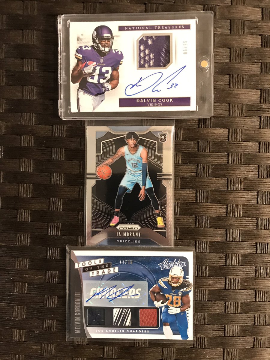 CJaskowski's tweet photo. whats everybody trading or looking for? any nice Rookie refractors on the trade market?? or anything cool?? lets make a deal RTs appreciated!!show anything youd b willing to part with. have tons of other stuff that can b added!! lets have some fun #tradethread feel free to post https://t.co/ciueNGGsMl