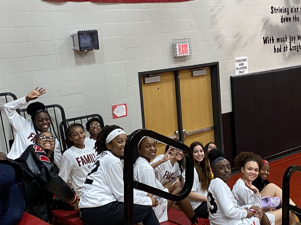 jmtz10403's tweet photo. Thank you @LanghamWbb for sponsoring teacher appreciation night!   #family is not just a word but seen in your actions! @langhamcreekhs @CyFairISD #newera #DefendDominate https://t.co/dQzNQ47iR6