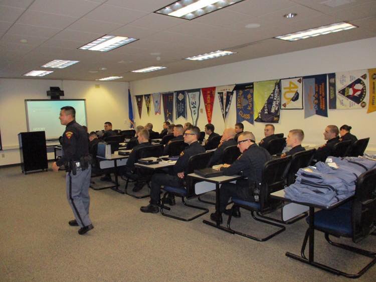 wistatepatrol's tweet photo. Week 17 at the @wistatepatrol the #65thRecruitClass learned how to investigate and interview for a variety of crimes. The cadets additionally received instruction on cultural competence and the Incident Command System. Cadets continue to work hard-both mind and body. #8WeeksToGo https://t.co/nx7Uy6zyru