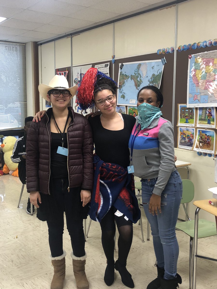 MsClarkrich227's tweet photo. Discussing the American West today in APUSH! https://t.co/LSonzuzMit
