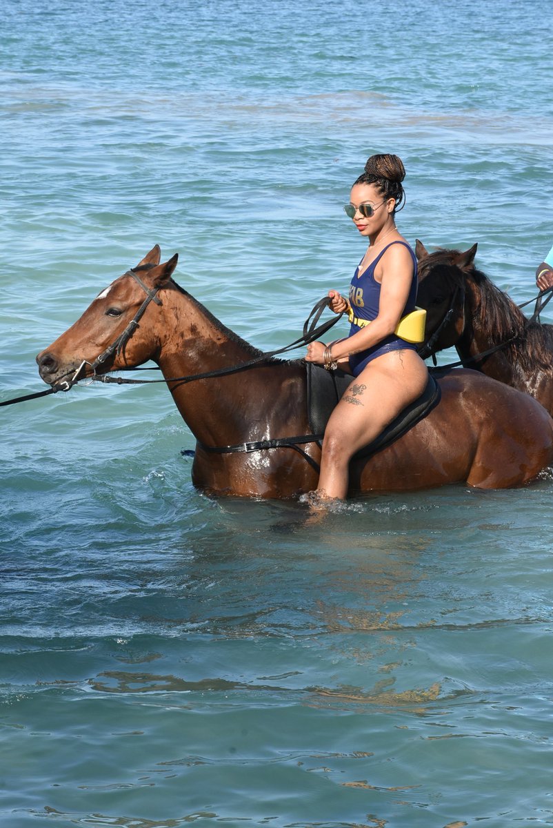 razzisfit's tweet photo. LIVING!!!!! Jamaica 2020! Having a blast! #jamaica🇯🇲 #living #blessed #curveygirls #nofilter #goalsetting #blackgirlmagic #jamaica #horsebackriding #ocean #allsmiles #happy #2020 #fentybeauty #redlips #swimsuits #sunshine https://t.co/opRJMa4FSm
