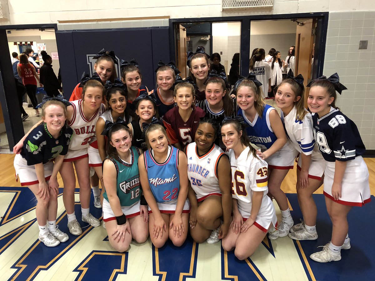 HenricoSchools's tweet photo. Crowd is blowing the roof off the gym! Welcome to DSF, for Godwin at Freeman basketball. Gonna have a good time tonight... 🏀🏀🏀 https://t.co/1iZBT0zVSR