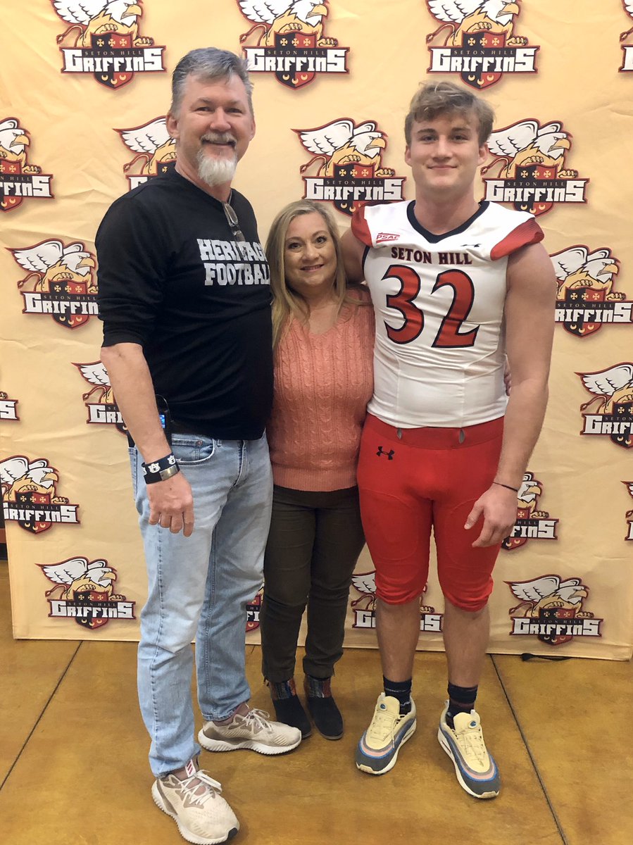 GiersStacee's tweet photo. Steton Hill University Official Visit.  @HaydenGiers @PaulGiers1 https://t.co/NXujm1MT1k
