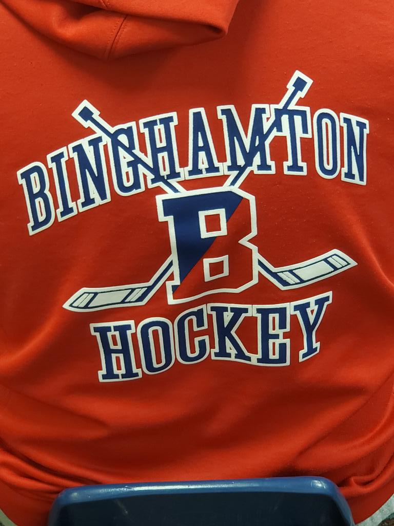 DarioBVazquez's tweet photo. Members of the BHS Hockey Team stopped by this afternoon to visit with students and lend a hand in @Pattifi 1st grade classroom. #BPatriotProud #BCoolidgeCool @DPMiller7 https://t.co/joFDC80VDD