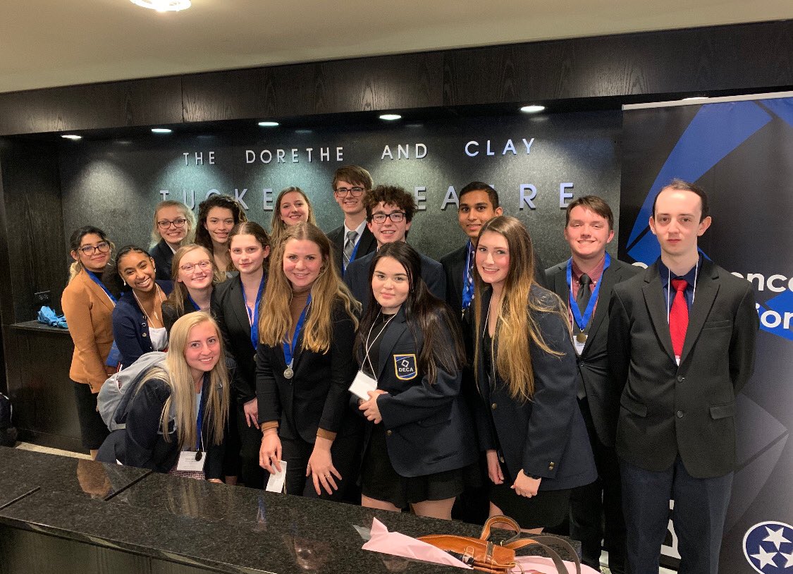 WhiseyJarrell's tweet image. DECA district.   9 students qualified to state.    Great day with some super students! @jscottrichey @ricgodfrey @grzybowskic @SHHSRaidersTN @springhilldeca #tndeca