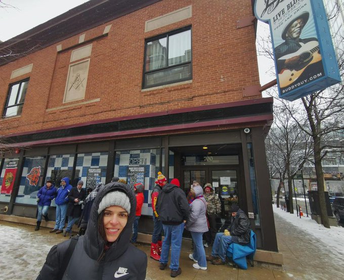Waiting in line for Buddy Guy's show in Chicago :) https://t.co/U2dapw80PQ